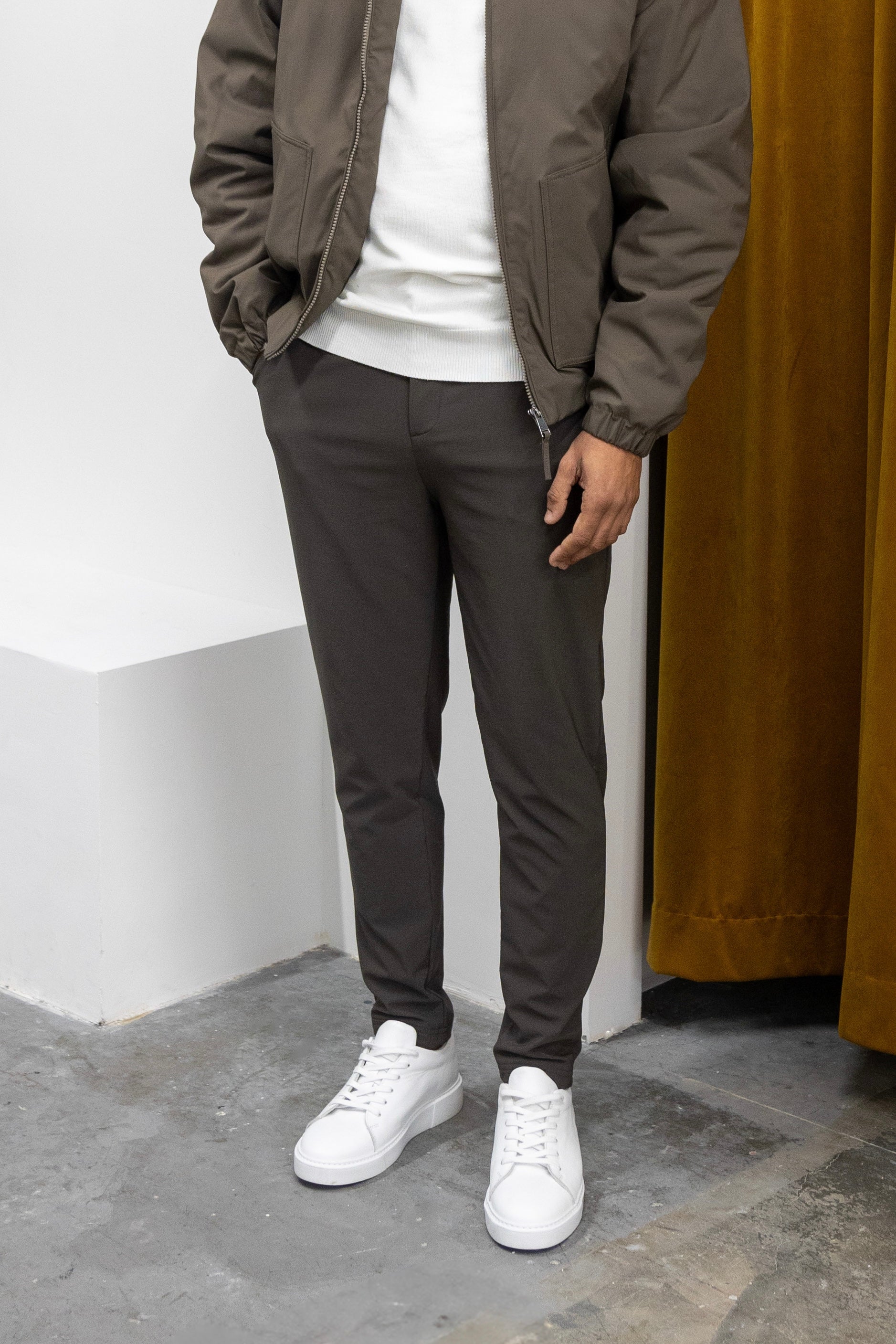 Chino Active - Brown